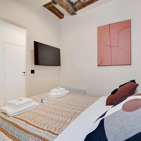 Daire Les Halles - Grands Boulevards Cozy 1br - 4p *